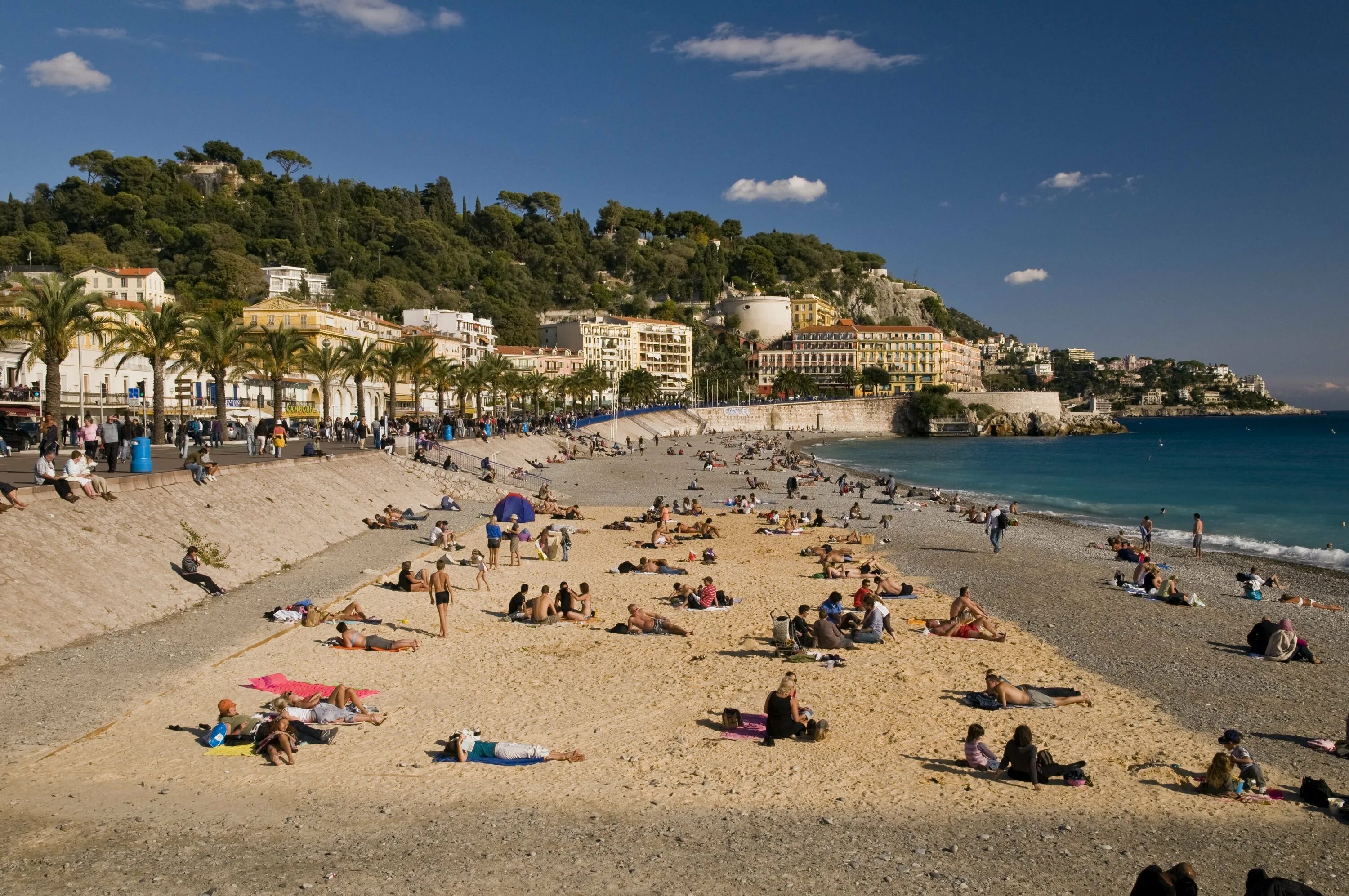 Nice beach. Пляж де карра Ницца. Ницца пляж Маньян. Ницца Центральный пляж. Ницца пляжи песчаные.