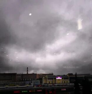 Еще хмурится свинцовое небо