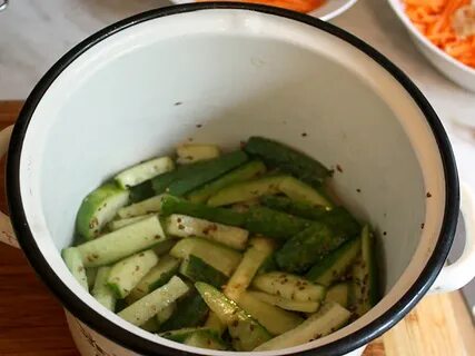 Свежие огурцы с мясом