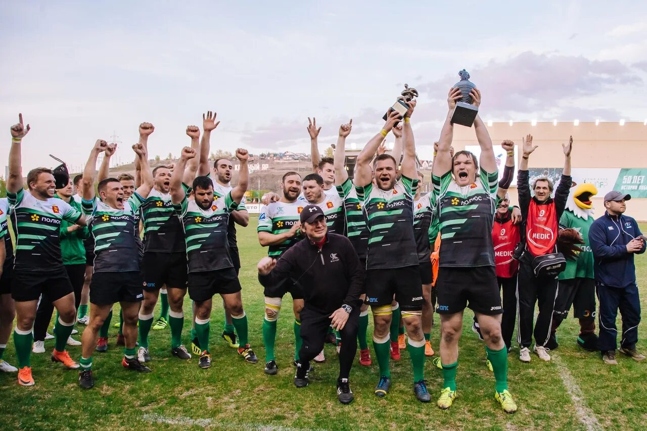 Красноярская регбийная команда красный яр. Рк енисей-стм стадион. Команда регби красноярск. Состав красного яра 2010 года. Регби красный яр слава.