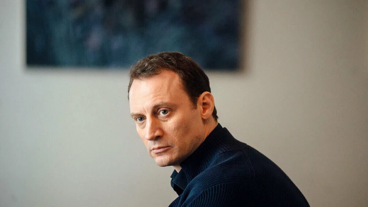 Анатолий белый 2023. Анатолий белый сейчас. Анатолий белый актер. Актер белый уехал. Уехавшие артисты.