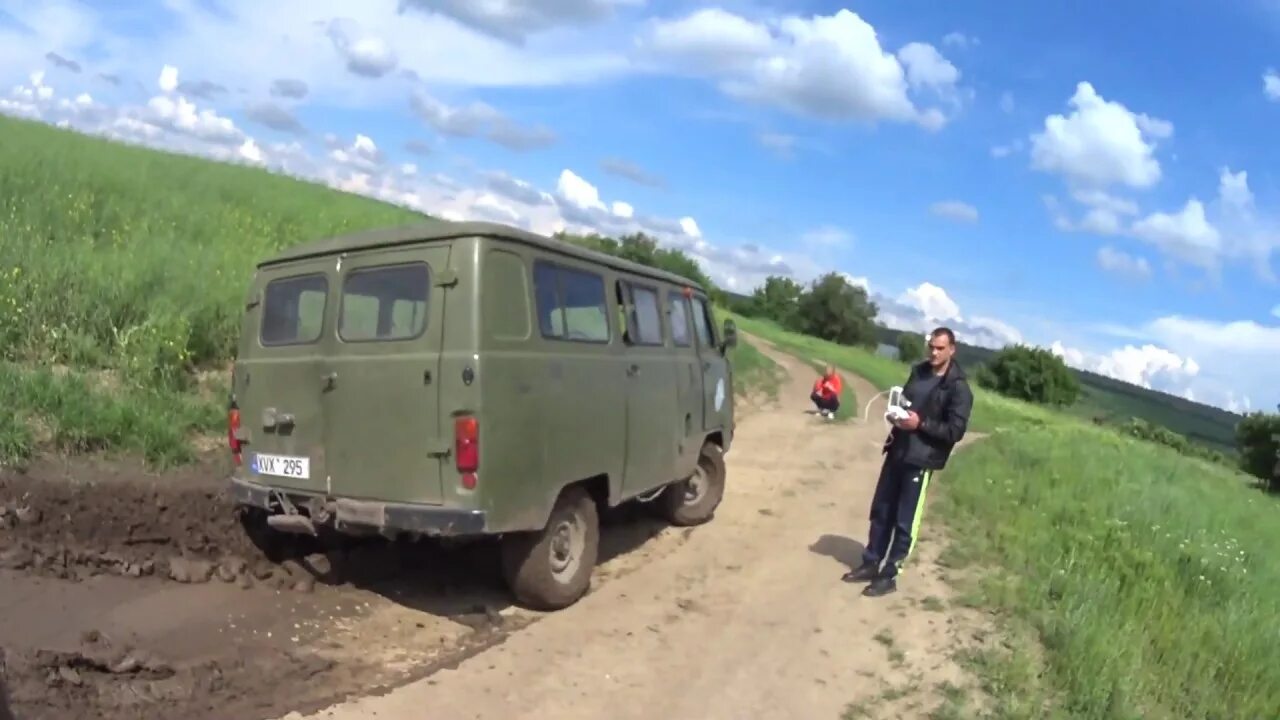 Уаз буханка на 42 колесах. Покатушки уаз буханка. Уаз буханка красная. Уаз буханка езда. Уаз буханка езда.