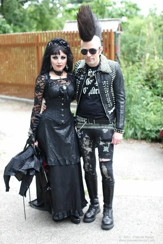 Старый гот. Готы субкультура. Старый гот. Готический стиль в одежде. Готическая мода.