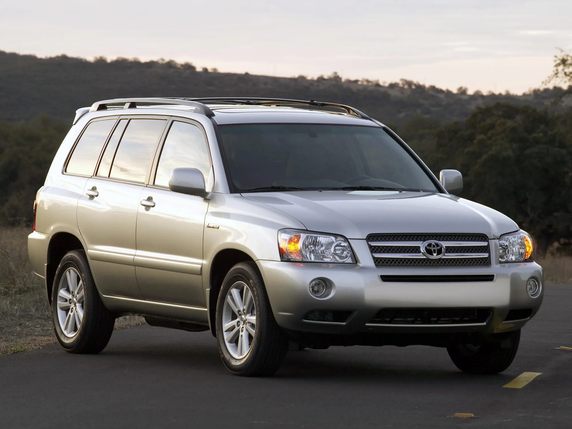 Toyota highlander 2007. Тойота хайлендер 2005. Toyota highlander 1 поколения. Хайлендер 1 поколения. Toyota highlander 2005.