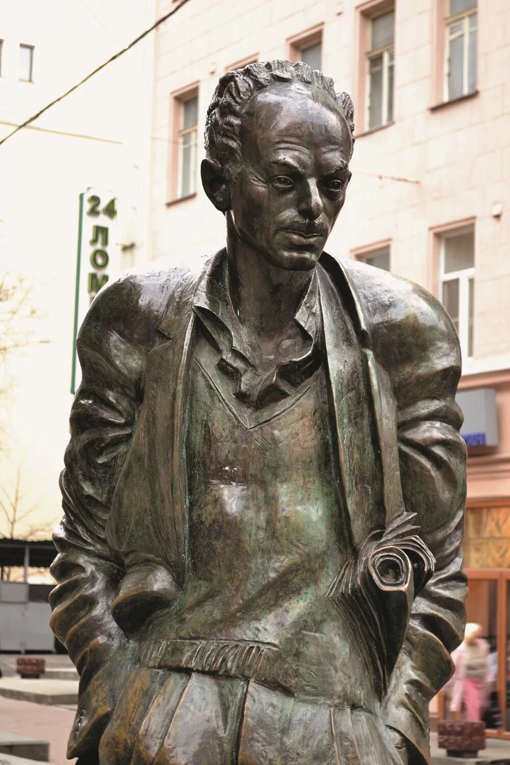 Памятник булату окуджаве в москве. Памятник булату окуджаве в москве. Памятник булату окуджаве в москве. Арбат 43 памятник окуджаве\. Памятник булату окуджаве в москве.