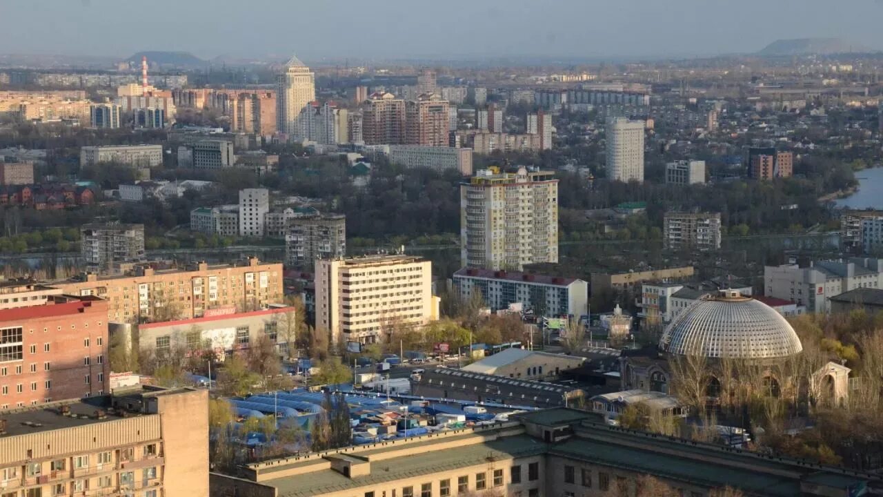 Донецк 2022. Посёлок октябрьский донецк. Мелитополь на карте. Руины днр аэропорт. Донецкие города под украиной.