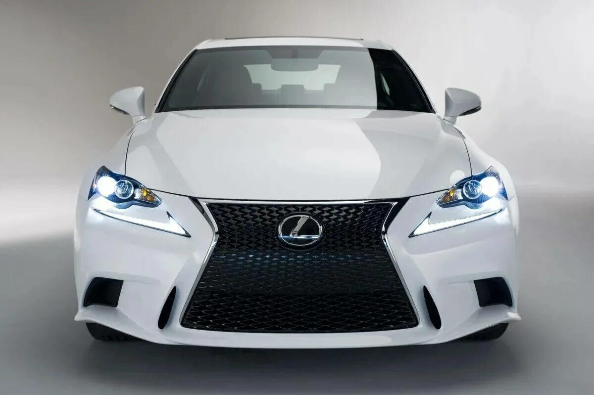 Куплю автомобиль лексус. Lexus is 250 2021. Марки седанов Лексус. Лексус японец. Lexus новый седан белый.