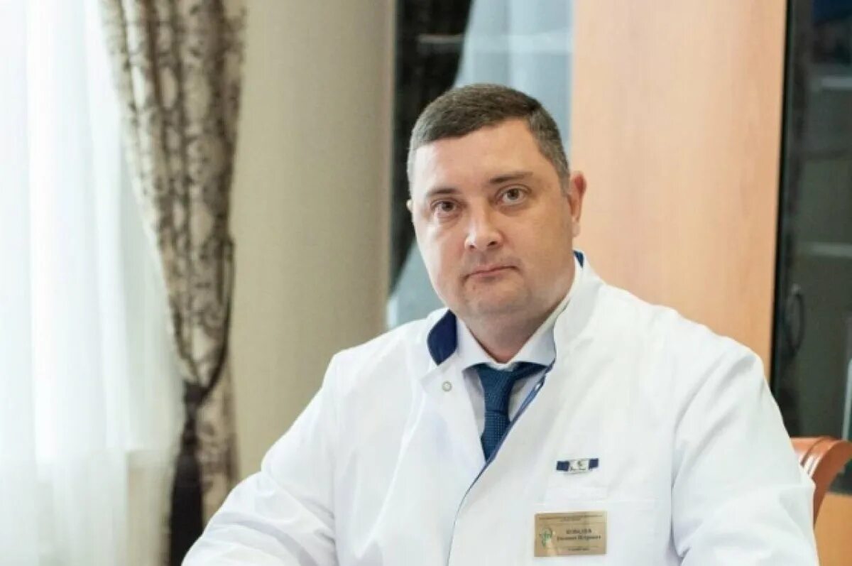 Врач стажер 2025. Ковалев евгений александрович. ковалев евгений владимирович. врач фомин владимир саратов. должности врачей интернов.