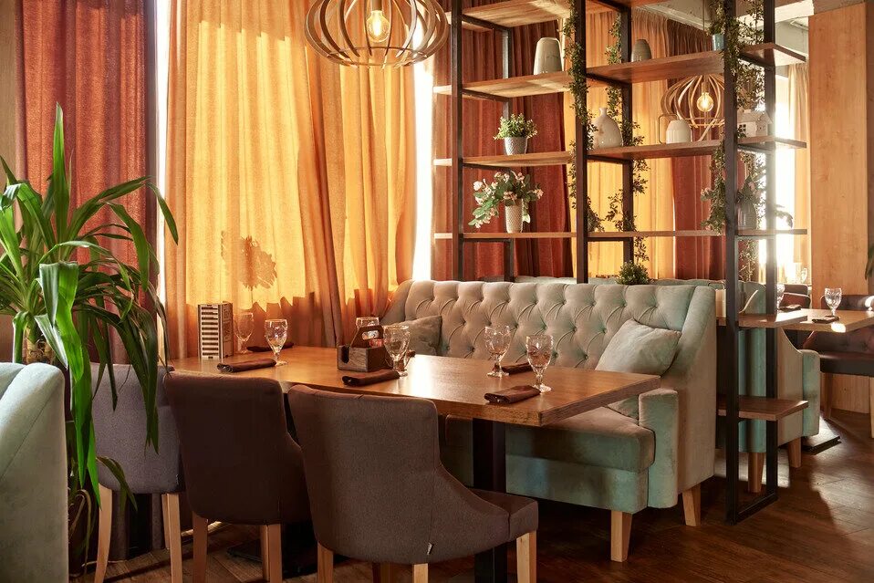 Наманган ресторан москва. Ресторан джой москва. Joys bar москва. Ресторан джой москва. Авиационная 63 ресторан.