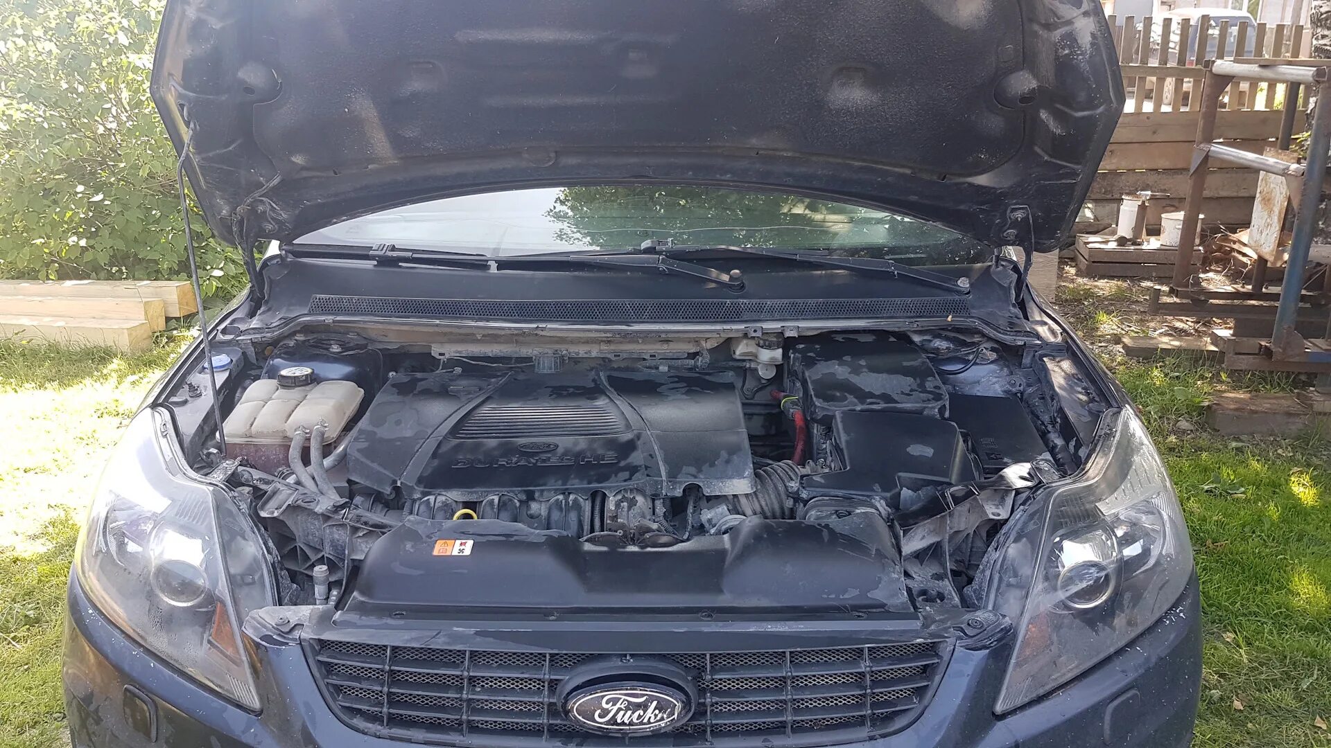 Ошибка открытый капот. Ford focus 2 капот. упор капота форд фокус 2. газовые упоры капота форд фокус 2 рестайлинг. газовые упоры на капот фокус 1.