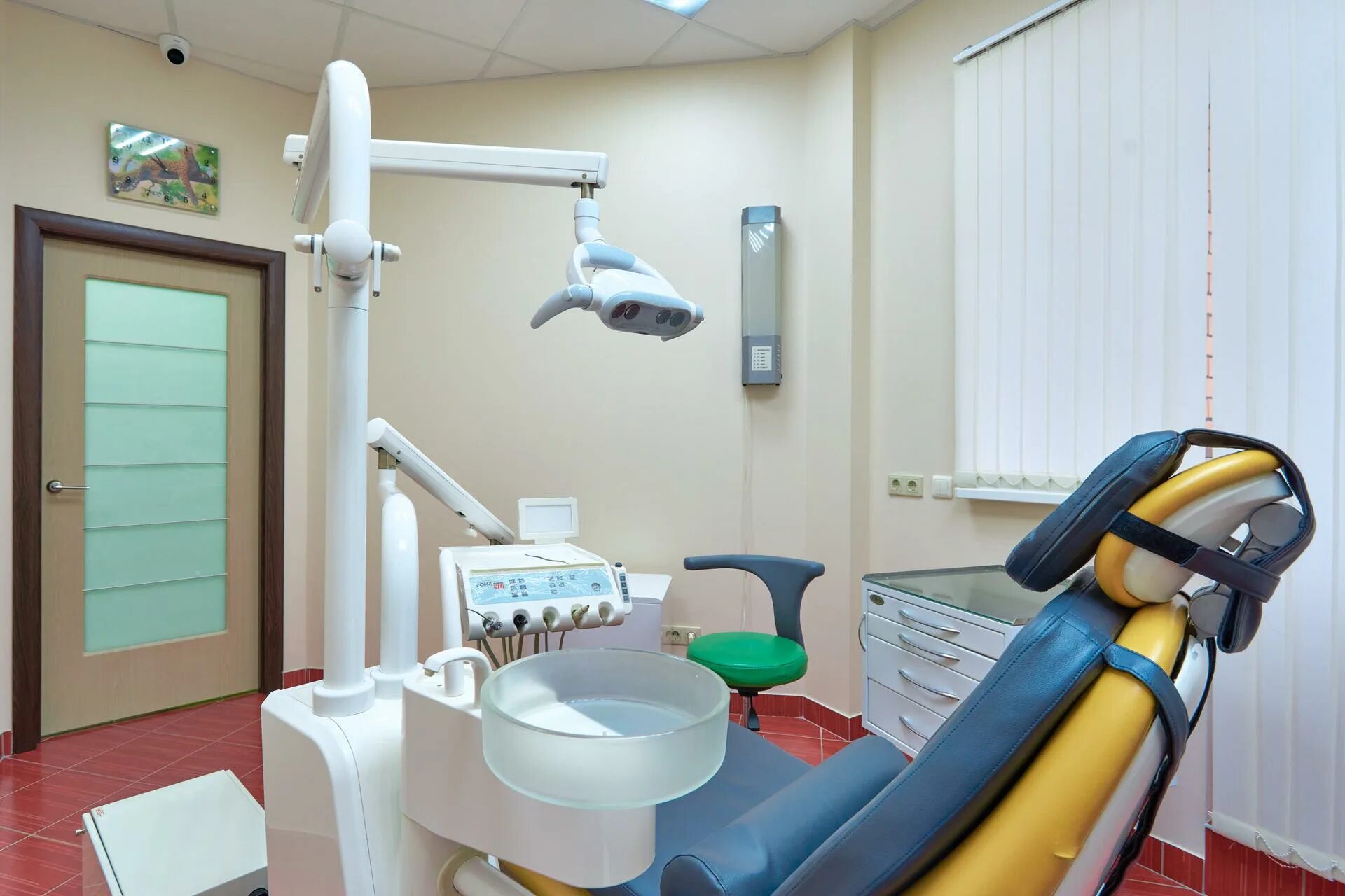 Поликлиника, 2. Клиника олдент рубцовская набережная. Стоматологическая клиника эстет. Эстет клиник. Стоматологическая клиника эстет.