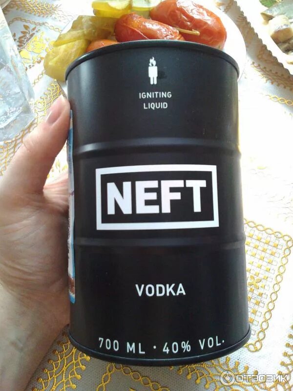 Neft black. 5. Водка нефть 700 мл. 7 л. Банка нефть водка.