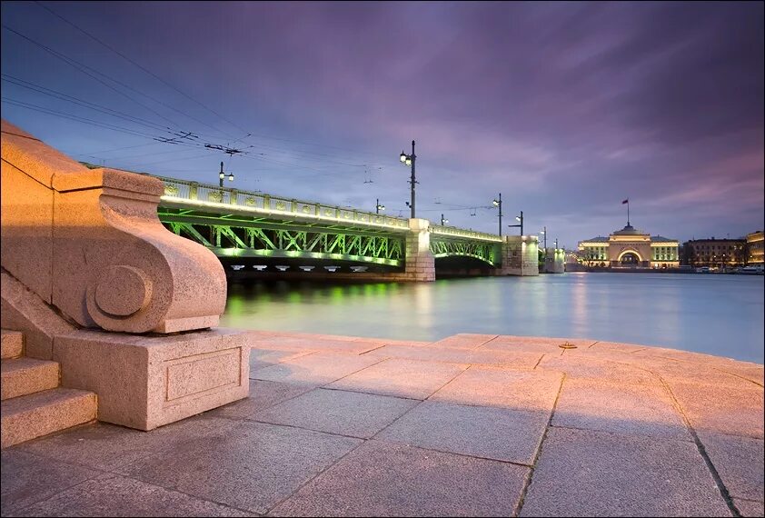 Мосты Невы в Санкт-Петербурге. Дворцовый и Троицкий мосты Санкт-Петербурга. Санкт-Петербург Васильевский остров мосты. Набережная Васильевского острова вдоль большой Невы. Мост на васильевский остров