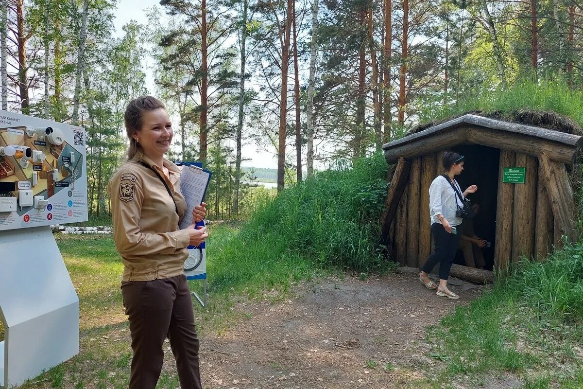 Шушенское Красноярский край шалаш Ленина. Шалаш Ленина в Шушенском. Охотничий домик. Экскурсия в селе. Ленин живет в шалаше