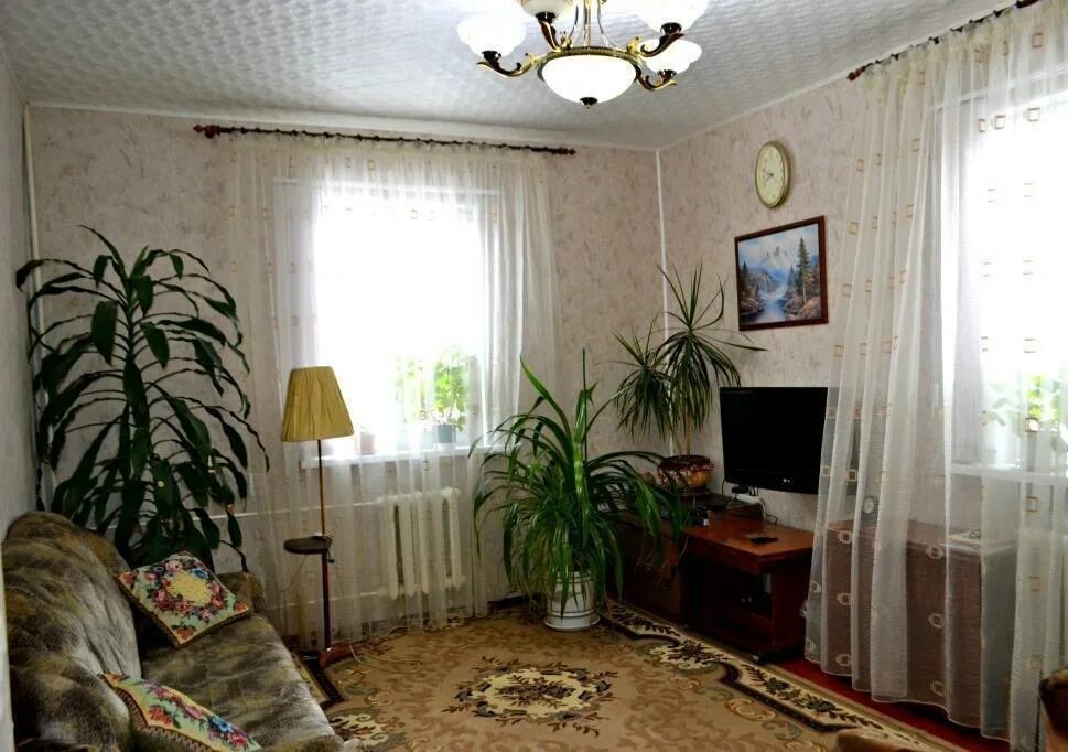 Междугородный обмен квартир. Размен 3 комнатной квартиры на 2 однокомнатные. Размен квартиры 2 на 1. Обменять квартиру на квартиру. Обменяю на квартиру.