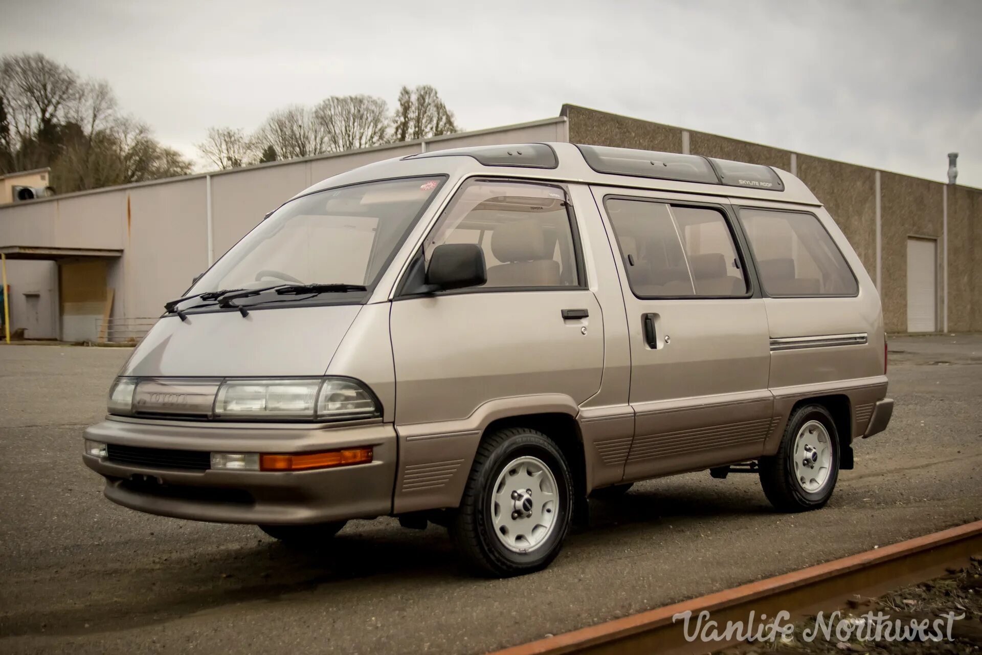 Отзывы тойота айс. Toyota Master Ace Surf 1990. Toyota Master Ace Surf. Тойота Таун айс мастер Сурф. Toyota Master Ace 1982.