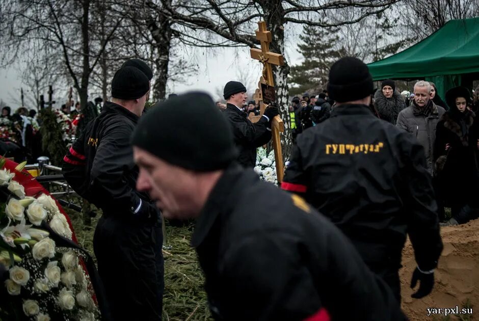 На каком кладбище похоронен немцов. Панихида Бориса Немцова. Похороны Бориса Немцова.