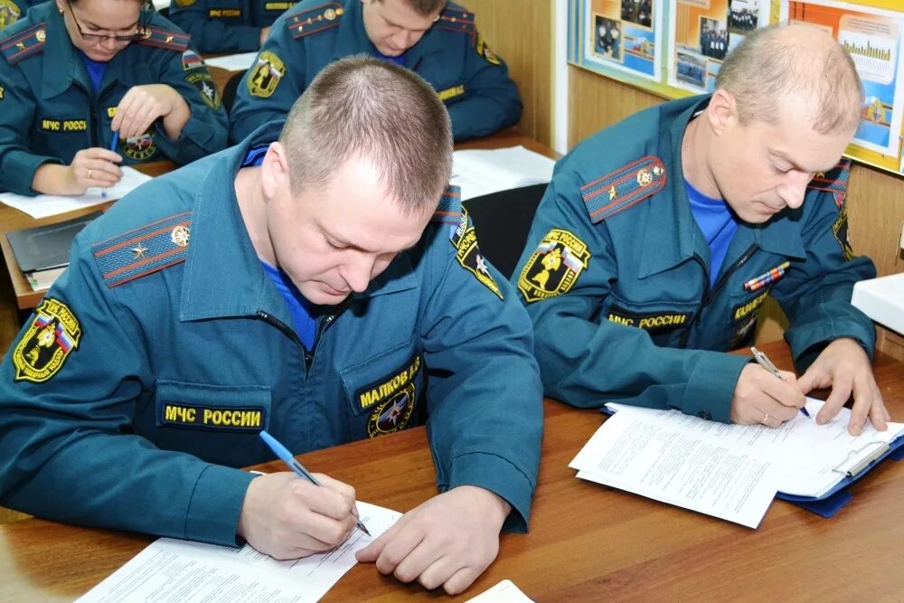 Гу мчс по новгородской области. ГУ МЧС Ярославской области. День сотрудников органов дознания МЧС России 23 января. ИПЛ МЧС России. Начальник ГУ МЧС России по Ярославской области.