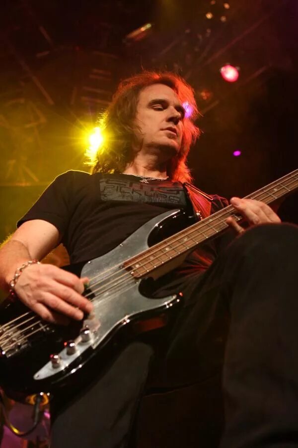 David bass. Дэвид Эллефсон. David Ellefson 2000. David Ellefson 1985. Dave Ellefson 1990.