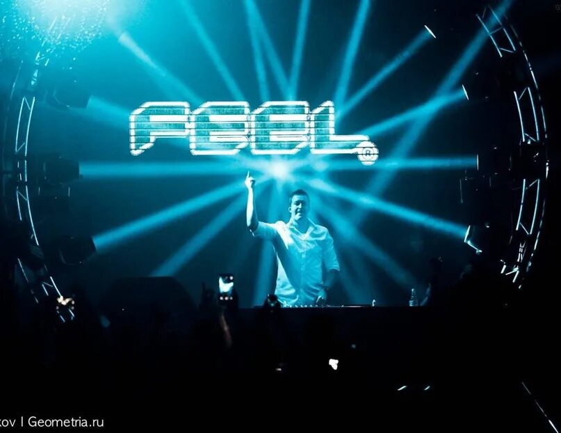 Dj is good. Диджей со спины. Dj is good. God dj. Dj is good.