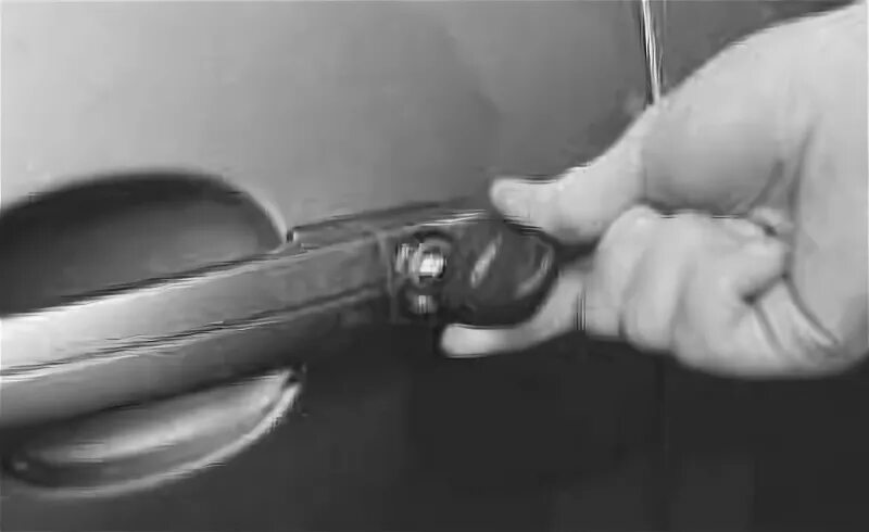 Форд фокус 2 открыть двери. Замок Форд фокус 2 изнутри. Замок водительской двери Форд фокус 2. Форд фокус 2 ключ блокировки. Не блокируется дверь Форд фокус 2.