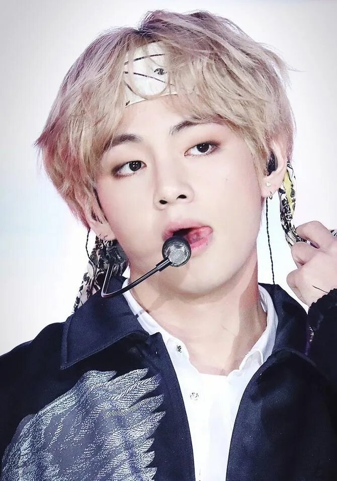 Bts тэхен. Ким тэхен. бтс ким тэхен. тэхён бтс. ким тэхён бтс.