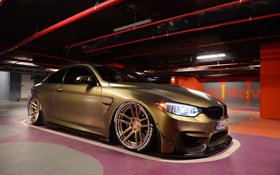 Z performance. BMW m4 z Performance. Z Performance диски BMW m4. BMW m4 Gold Matt. BMW m4 Gray (z-Performance Wheels).