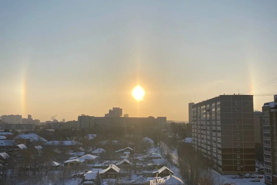 атмосферное явление - солнечное гало. 2 солнца в мороз. солнечное гало зимой воскресенск. гало в горах. паргелий (ложное солнце, три солнца).