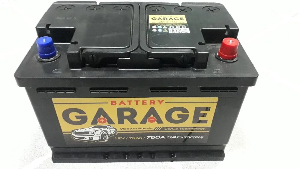 Аккумулятор в гараж. Акб zeus 75. аккумулятор garage 60a. iskra премиум 75 акб. аккумулятор 190 искра.