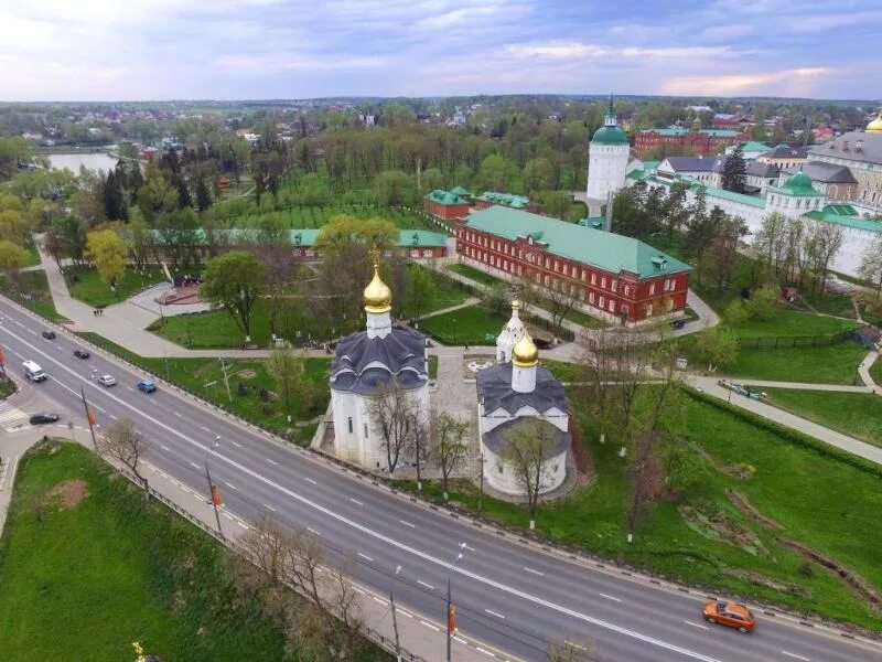 Пятницкое подворье Троице-Сергиевой Лавры. Церковь Параскевы пятницы Сергиев Посад. Пятницкое подворье Сергиев Посад. Введенский храм Сергиев Посад.