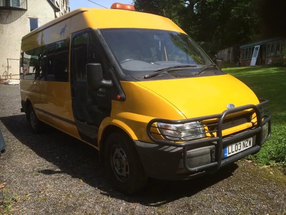 Ford Transit 11 местный. Школьный микроавтобус Форд Транзит. Bus Ford Transit 2 l1550. Форд Транзит Seater.