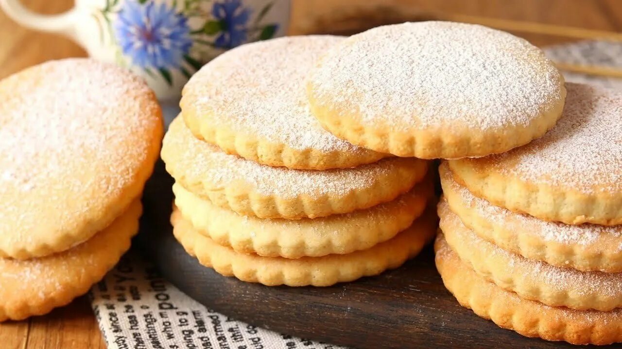 Рецепт коржиков из детства. Рецепт молочных коржиков. Коржик молочный рецепт по госту. Сметанные коржики рецепт. Тесто на сладкие коржики.