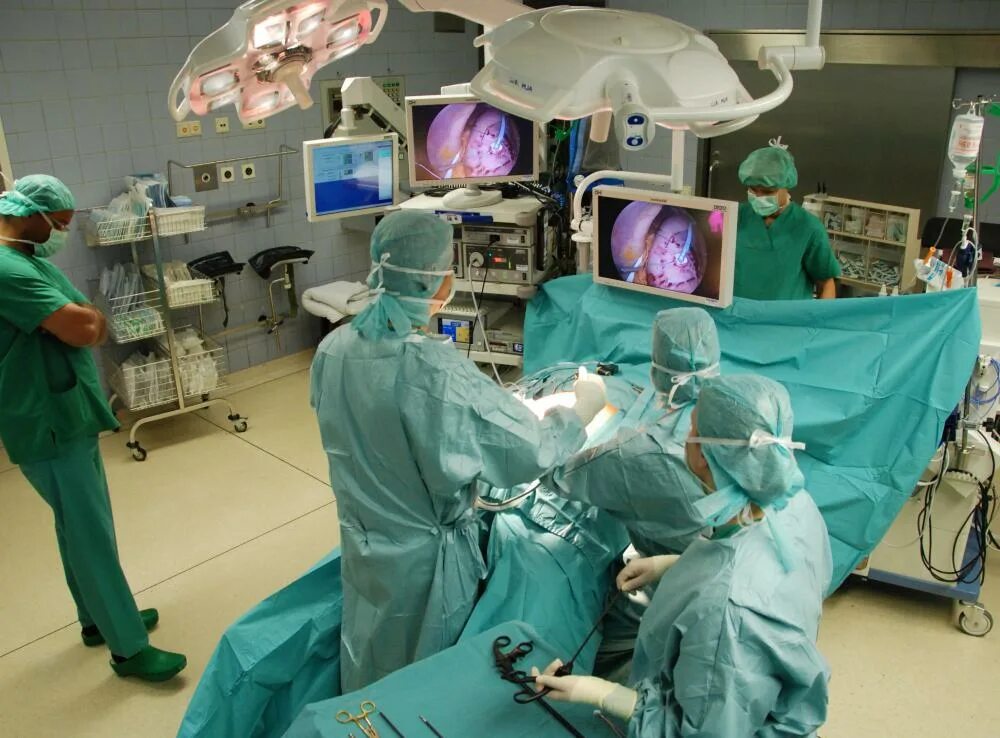 Хирургическая полипэктомия. Лапароскопия компьютерная игра. Риск операции полипэктомия. Полипэктомия до после фото.
