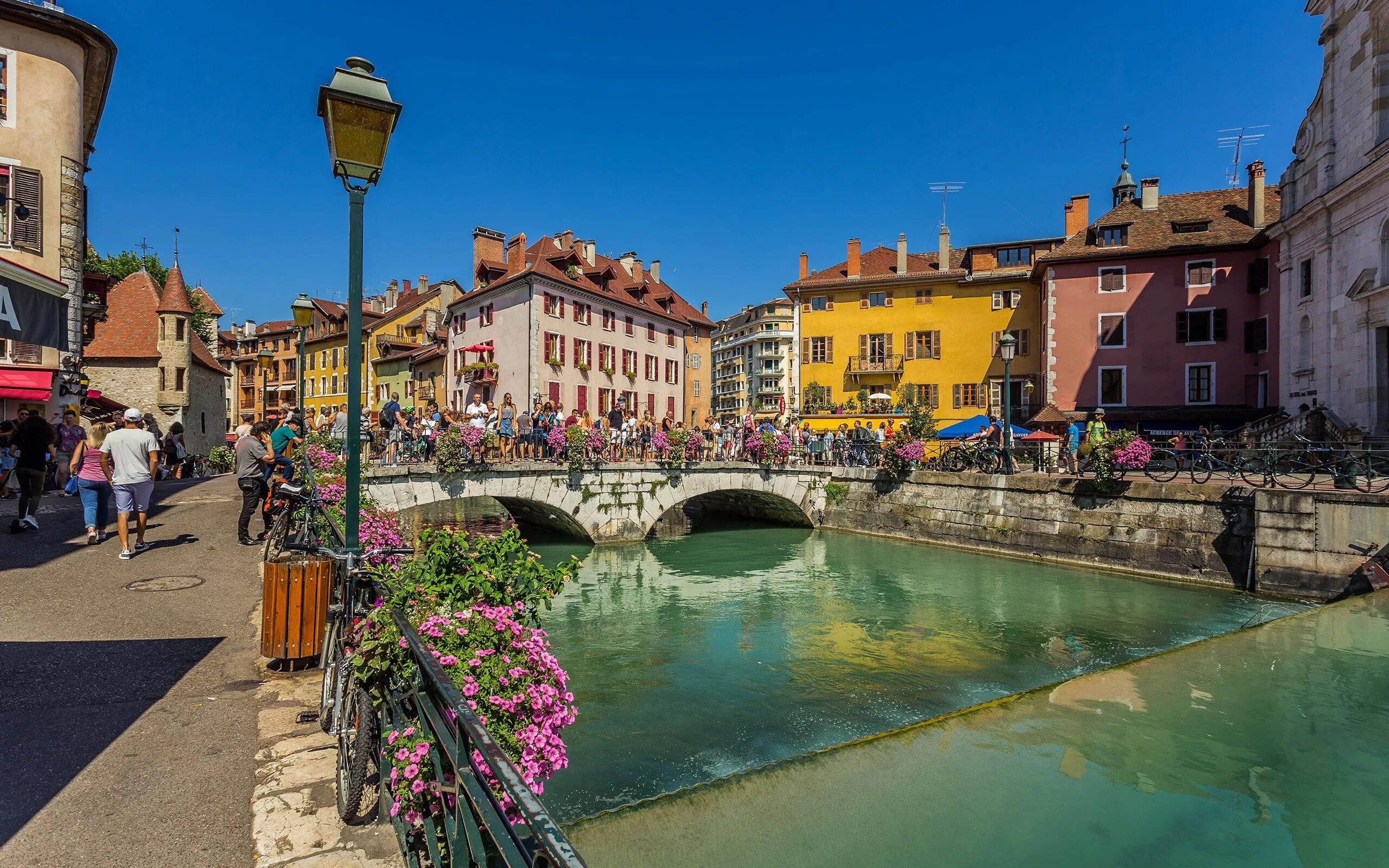 French cities. Анси Швейцария. Анси город во Франции. Annecy город Франции. Французская Венеция Анси.