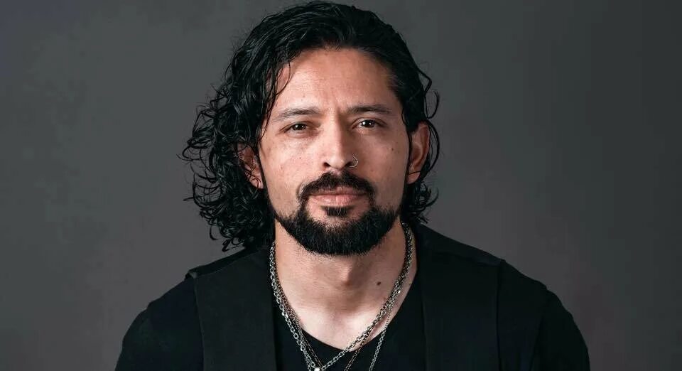 Ronnie romero rainbow. Ronnie romero rainbow. Рони ромеро. Ронни ромеро певец. Ronnie romero дискография.