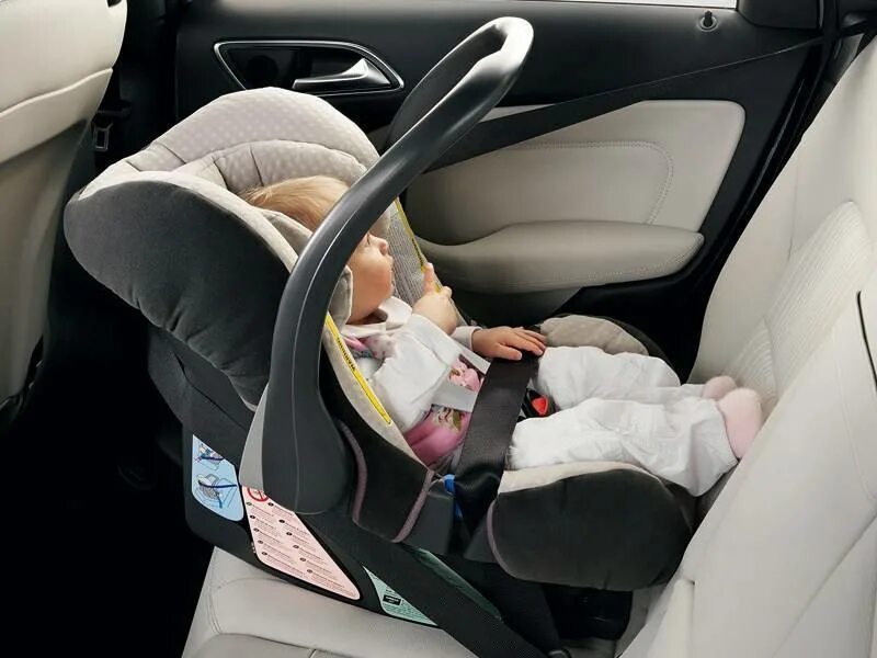 Как пристегивать автолюльку в машине. Автолюлька альмера. Автолюлька hbr. Бустер maxi-cosi isofix. Автолюлька geburt.