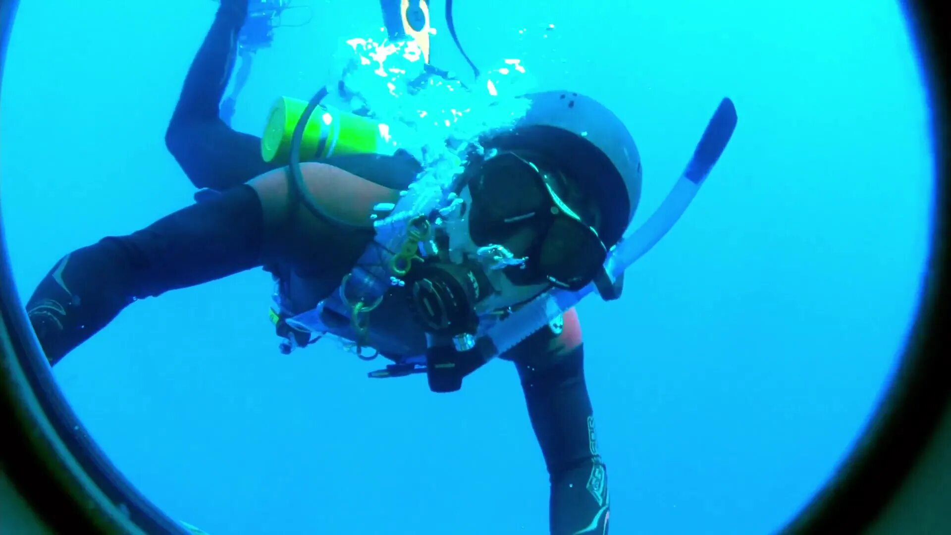 Погружение джеймса кэмерона в марианскую впадину. Вызов бездне 3d. Вызов бездне. Батискаф джеймса кэмерона. Вызов бездне 3d (2014).