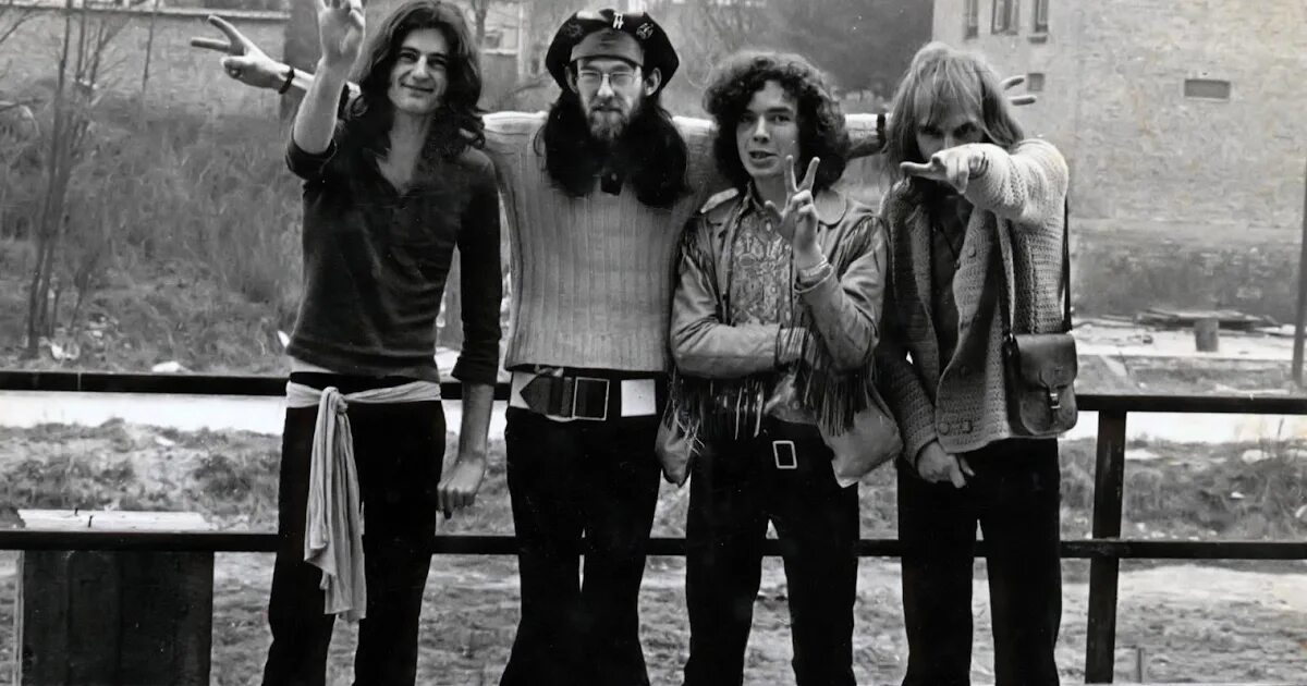 Graaf generator. Группа van der graaf generator. группа van der graaf generator альбомы 1969. ван дер грааф генератор группа фото.