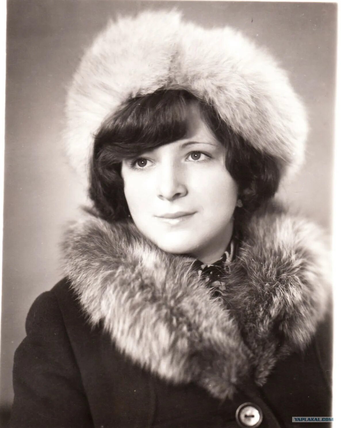 шапки 80 х годов женские. барбара брыльска ирония судьбы. советская меховая шапка. шапка норковая барбары брыльски. шапка у барбары брыльски в иронии судьбы.