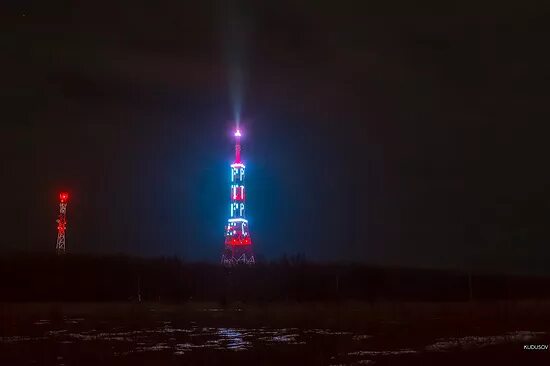 Башня с сигнальными огнями. Телевышка в черкесске. казанская башня ртрс. огни телевышек. башня черкесск.