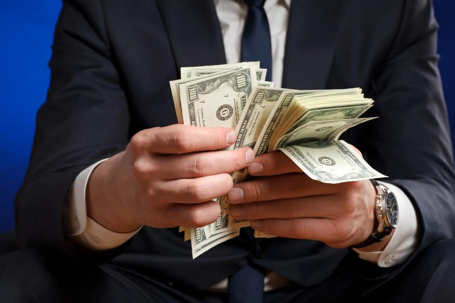 О грехе сребролюбия. Сребролюбие в библии. Корень всех зол сребролюбие библия. Корень зла сребролюбие. Корень зла сребролюбие.