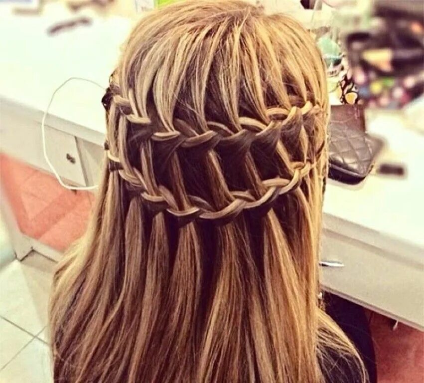 Pin de Monchy Valdez em peinados Penteado para daminhas, Penteados, Ideias de pe