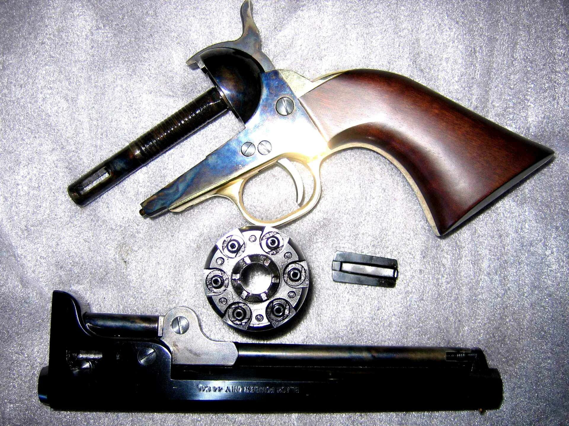Собрат вальтера и кольта. Colt walker. Собрат вальтера и кольта. Кольт модель 1908. Colt walker 1847.