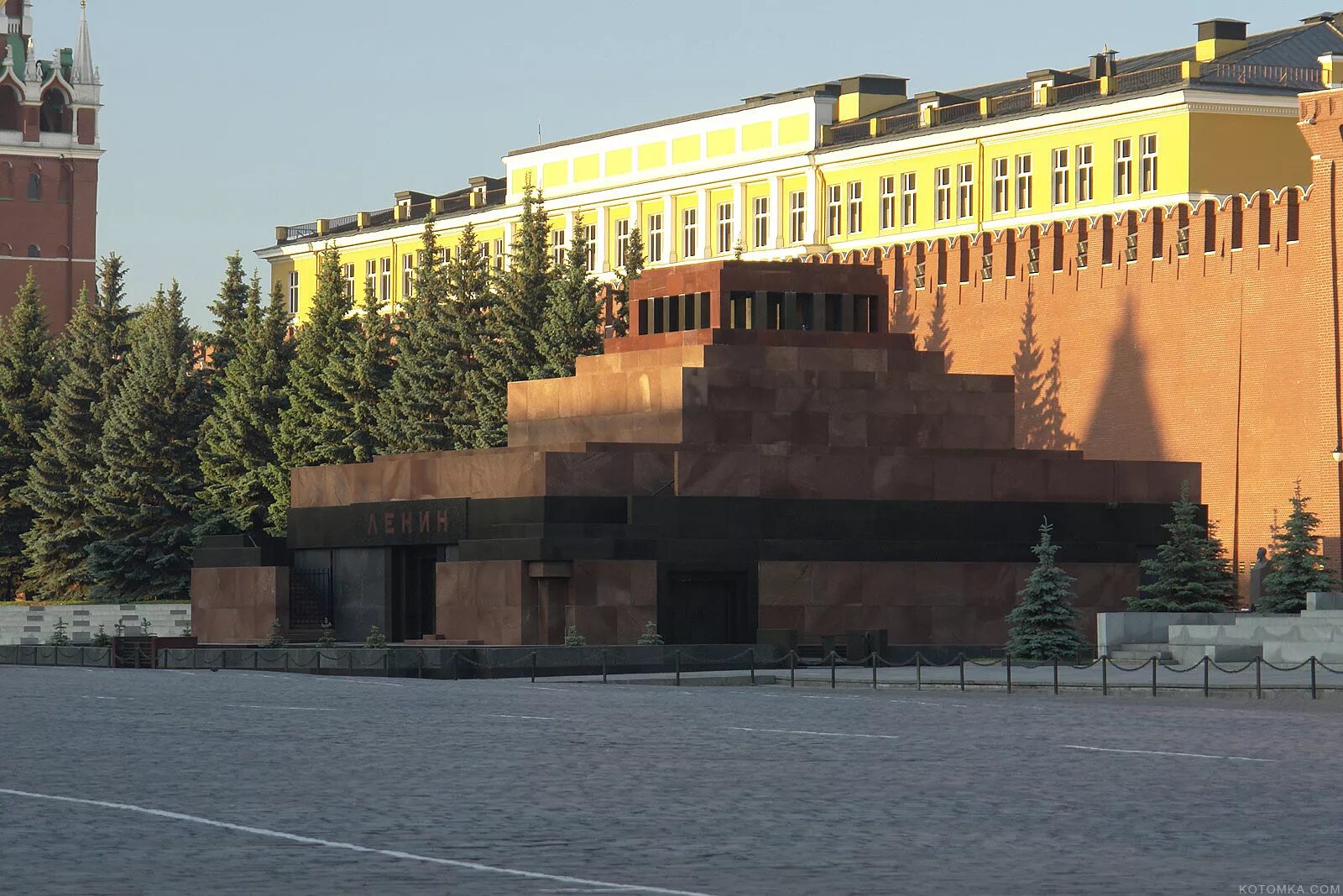 Как попасть в мавзолей к ленину. Мавзолей ленина в москве. мавзолей в.и ленина на красной площади в москве.
