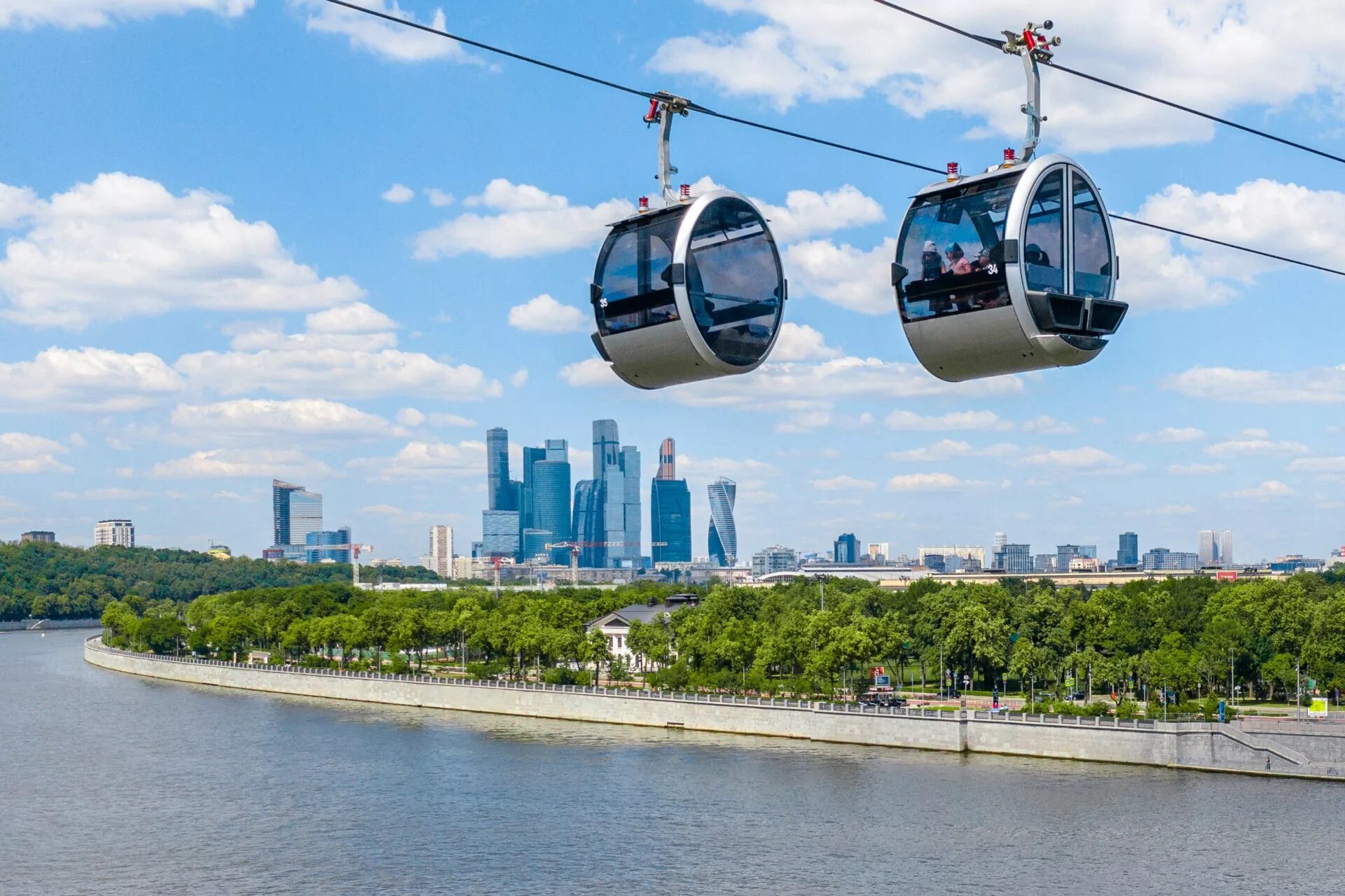 Воробьёвы горы Москва канатная дорога. Воробьевы горы в Москве канатка. Фуникулер Воробьевы горы. Канатная дорога Лужники — воробьёвы горы.