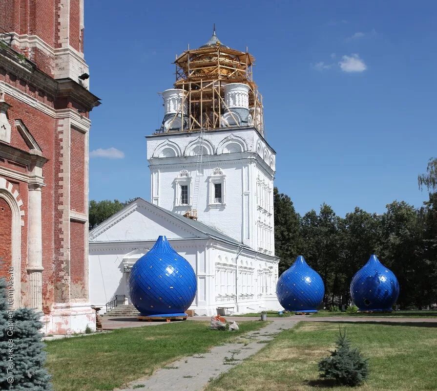 Бронницы храм архангела михаила. Собор михаила архангела (бронницы). Михаило архангельский собор города бронницы. Собор михаила архангела (бронницы). Собор архангела михаила города бронницы.