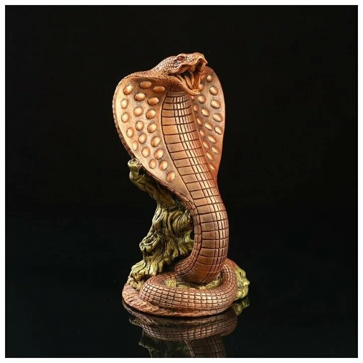 статуэтка кобра. кобра скульптура. статуэтка кобра ahura. сувенир "кобра". малайский крайт змея статуэтка.