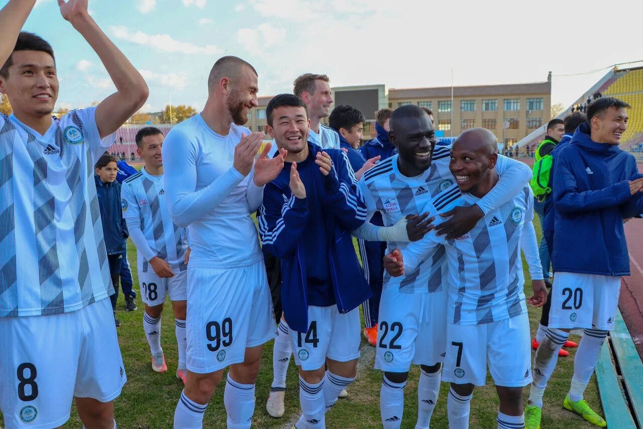 Шымкент футбольный клуб. Ордабасы nan. Куаныш каракулов футболист ордабасы. Фк ордабасы. Фк ордабасы лого.