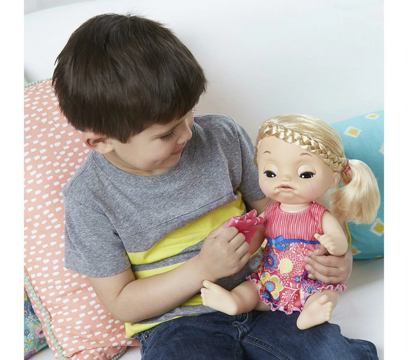 Включите куклы игрушки. Кукла Беби Элайв Малютка. Пупс Hasbro Baby Alive, 28002-a. Игрушка кукла малышка у врача c0957. Кукла Беби Элайв малышка у врача.