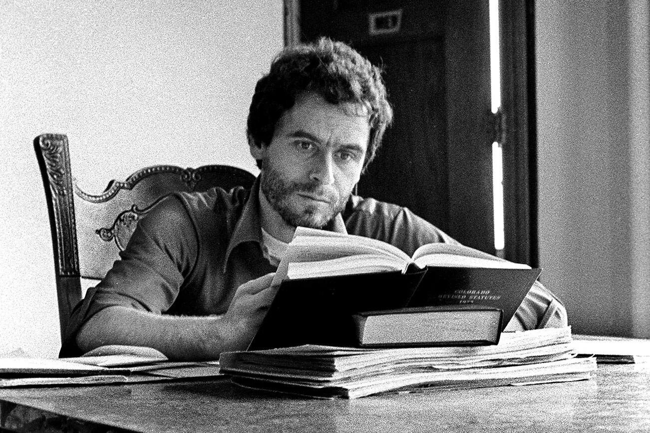 Тед банди википедия. Тед банди. роберт банди. теодор роберт. тед банди фото.